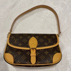 Louis Vuitton Monogram Canvas Crossbody / Shoulder Bag with LV Strap